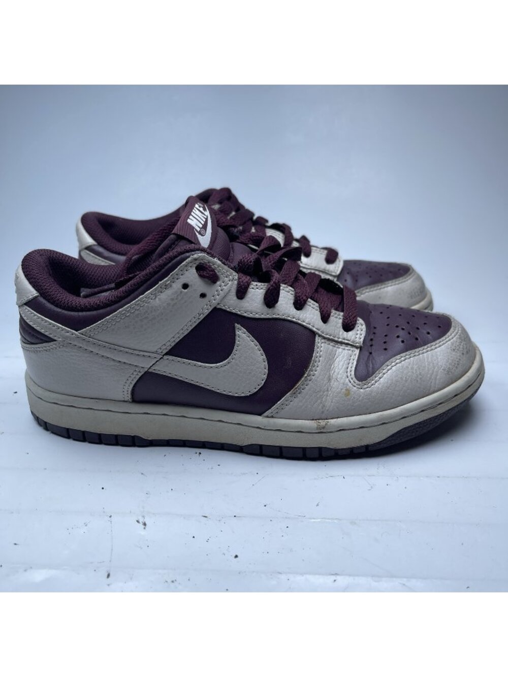 Y2K Nike Dunk Low 2011 Wn'S burgundy / Off-White 317813-552 Size 7.5 Sneakers